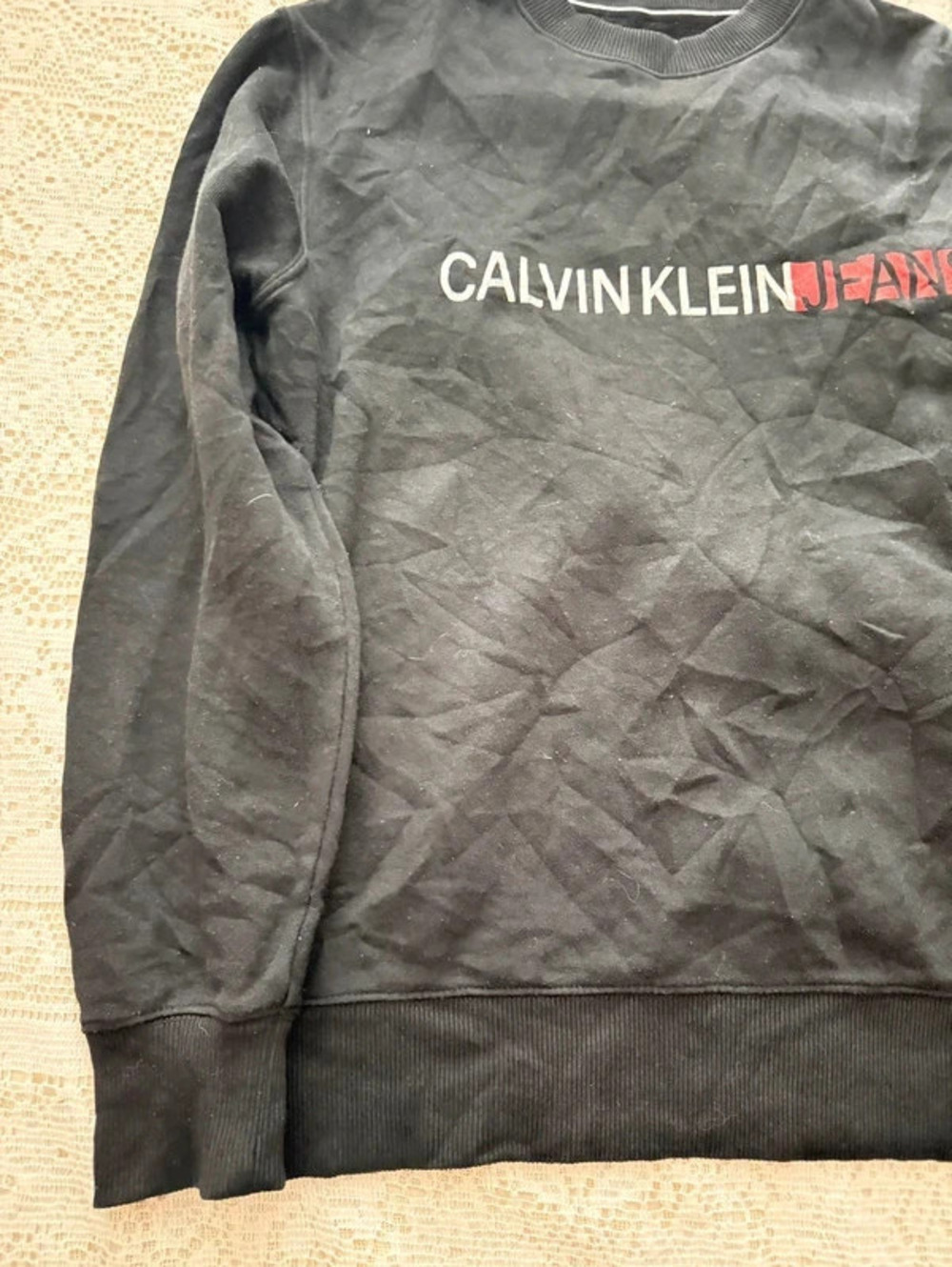 Calvin Klein - Picture 2 of 7